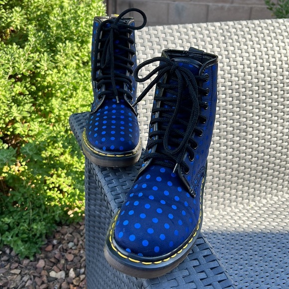 🏴󠁧󠁢󠁥󠁮󠁧󠁿Dr. Martens Polka Dot MIE Vintage Two Tone Blue Silk (?) Boots UK 5 - Picture 1 of 17